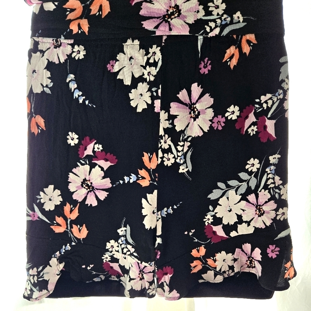 Pretty Floral LOFT Romper EUC - Picture 8 of 12